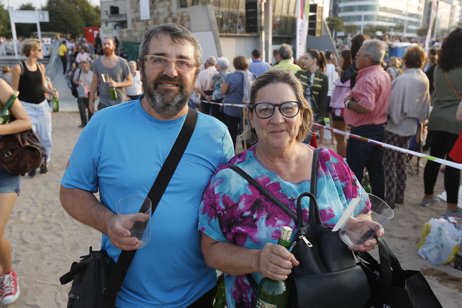 ¿Estuviste en el récord de escanciado simultáneo de 2017? ¡Búscate! (6)