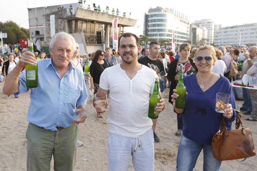 ¿Estuviste en el récord de escanciado simultáneo de 2017? ¡Búscate! (6)