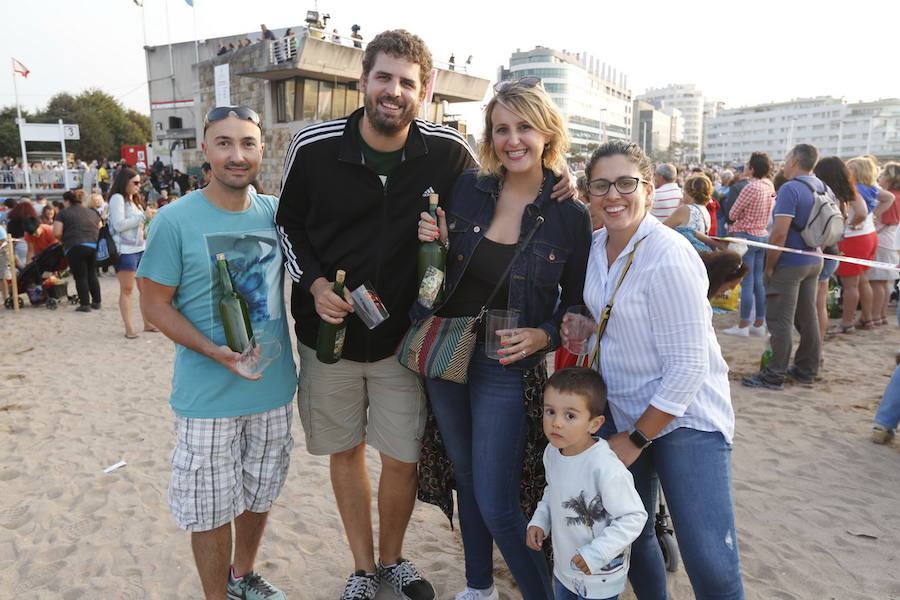 ¿Estuviste en el récord de escanciado simultáneo de 2017? ¡Búscate! (6)