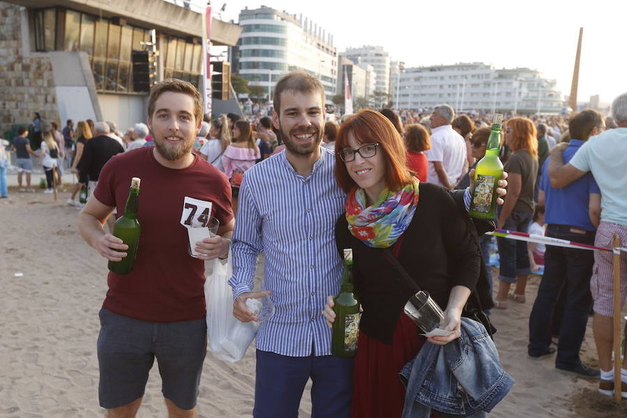 ¿Estuviste en el récord de escanciado simultáneo de 2017? ¡Búscate! (6)