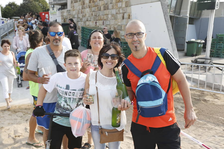 ¿Estuviste en el récord de escanciado simultáneo de 2017? ¡Búscate! (7)