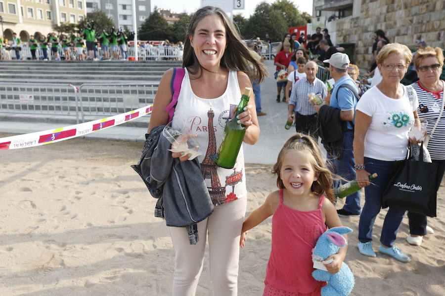 ¿Estuviste en el récord de escanciado simultáneo de 2017? ¡Búscate! (7)