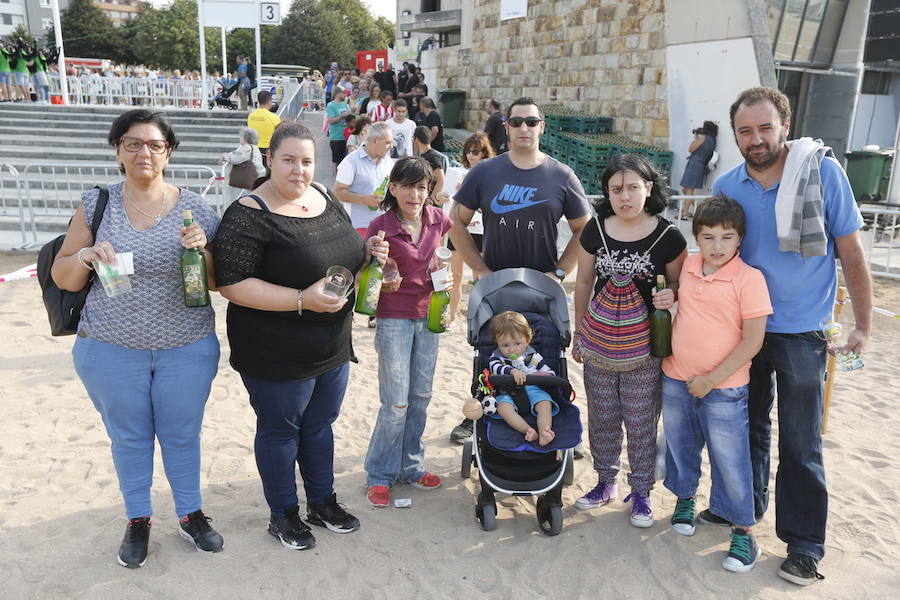 ¿Estuviste en el récord de escanciado simultáneo de 2017? ¡Búscate! (7)