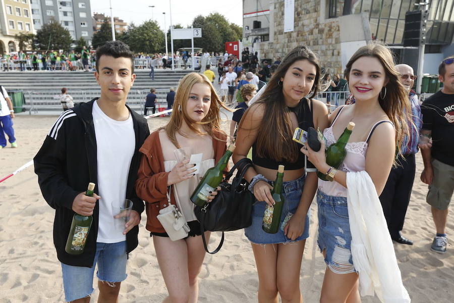 ¿Estuviste en el récord de escanciado simultáneo de 2017? ¡Búscate! (7)