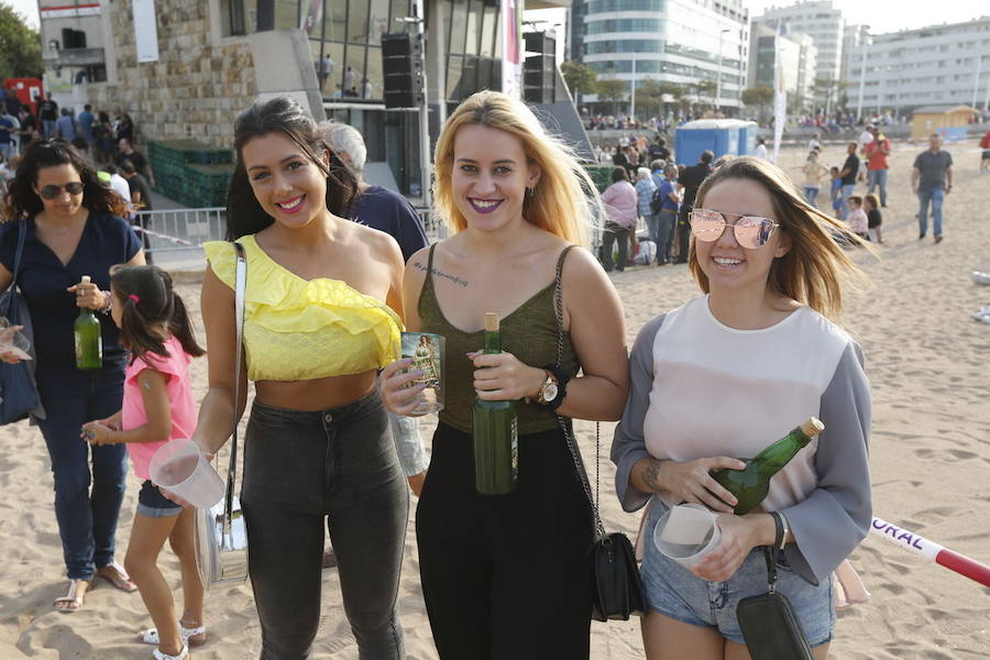 ¿Estuviste en el récord de escanciado simultáneo de 2017? ¡Búscate! (7)