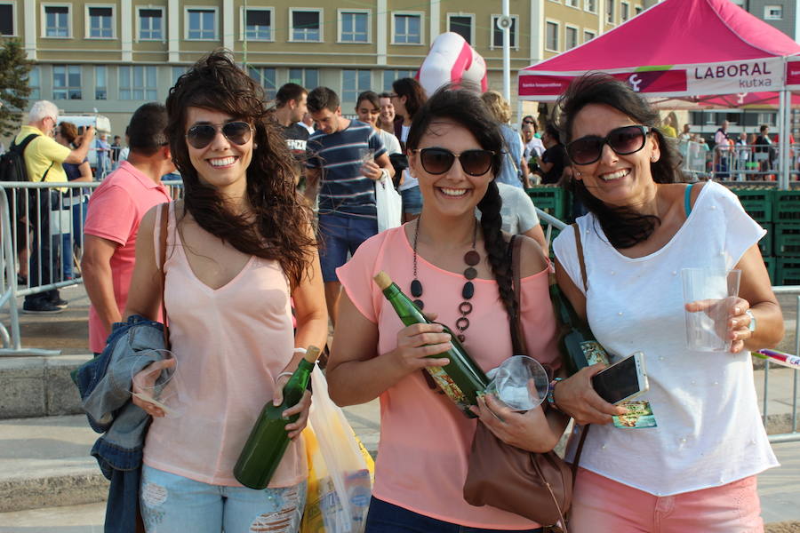 ¿Estuviste en el récord de escanciado simultáneo de 2017? ¡Búscate! (3)