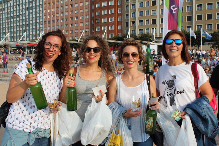 ¿Estuviste en el récord de escanciado simultáneo de 2017? ¡Búscate! (3)