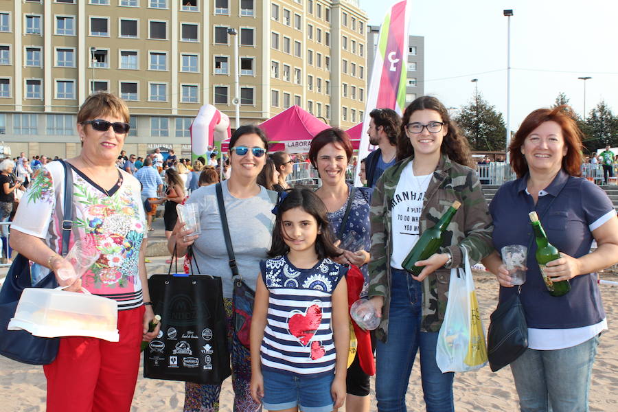 ¿Estuviste en el récord de escanciado simultáneo de 2017? ¡Búscate! (3)