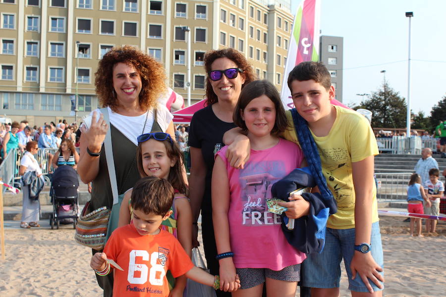 ¿Estuviste en el récord de escanciado simultáneo de 2017? ¡Búscate! (3)