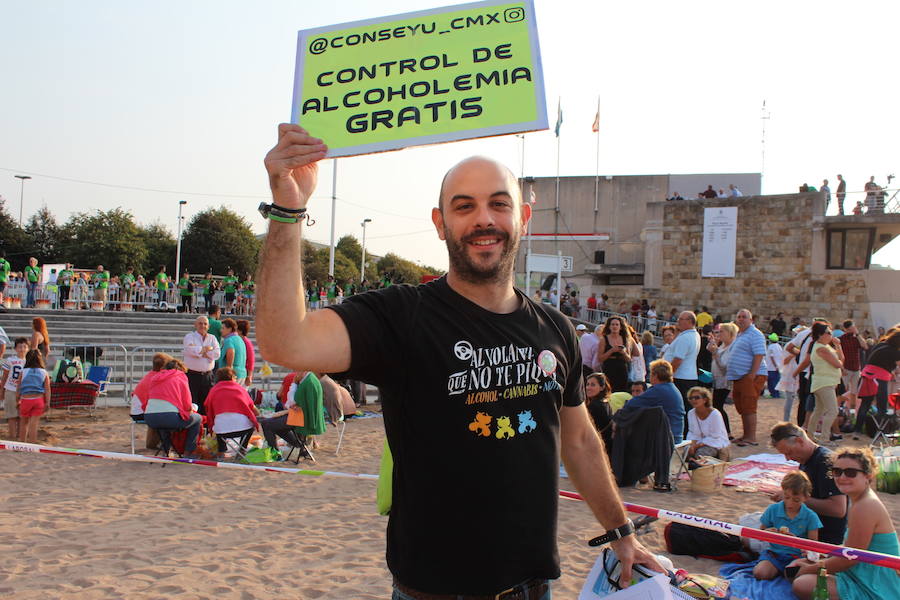 ¿Estuviste en el récord de escanciado simultáneo de 2017? ¡Búscate! (3)