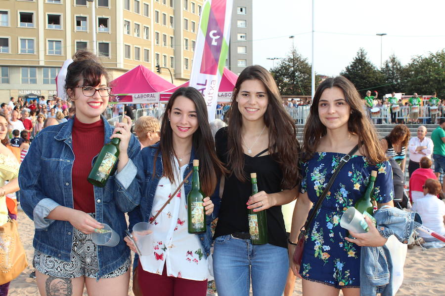 ¿Estuviste en el récord de escanciado simultáneo de 2017? ¡Búscate! (3)