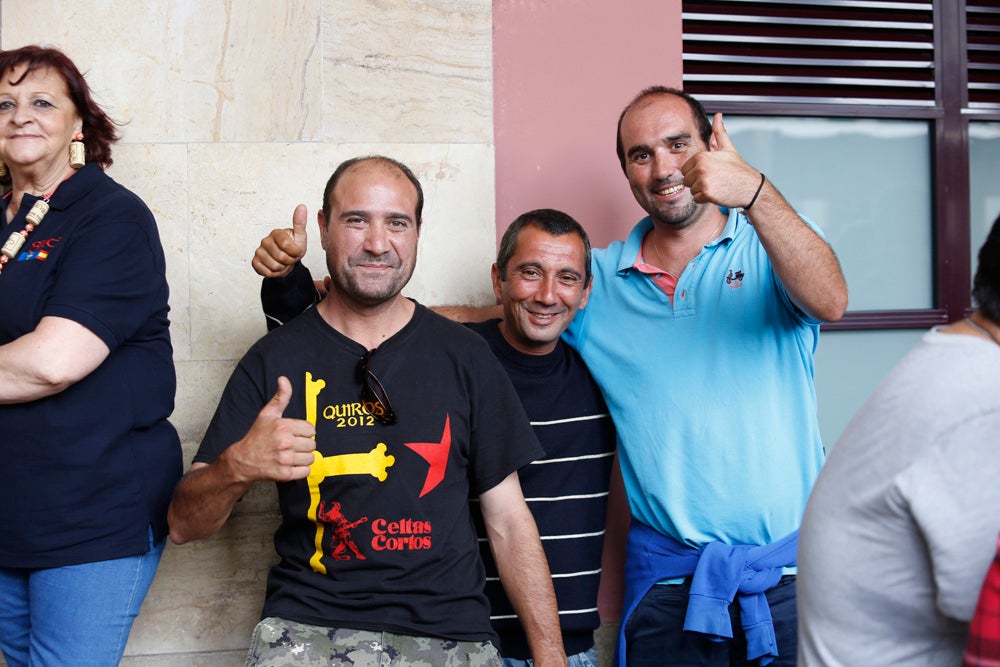 La Fiesta de la Sidra Natural se despide hasta el año que viene despachando cientos de botellas, premiando a los mejores llagareros