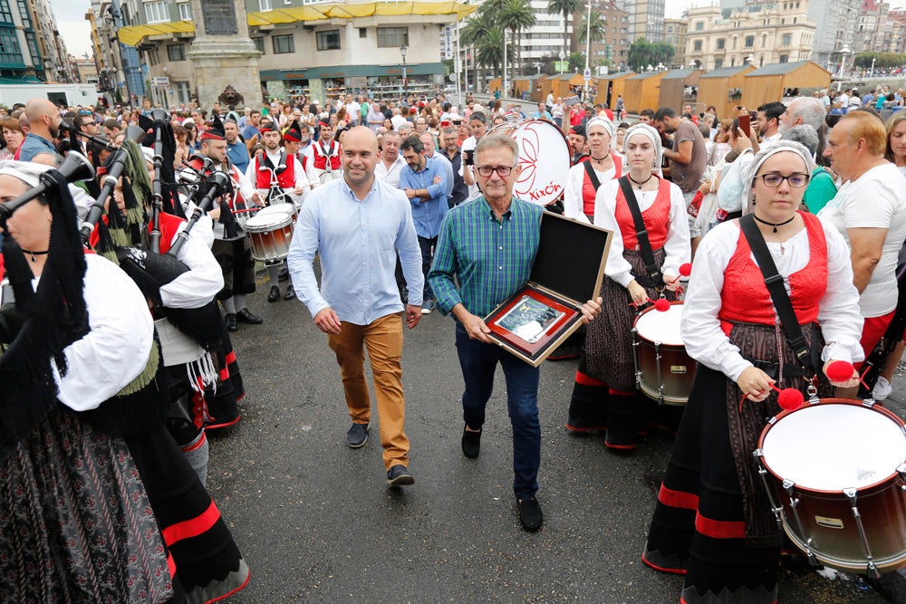La Fiesta de la Sidra Natural se despide hasta el año que viene despachando cientos de botellas, premiando a los mejores llagareros
