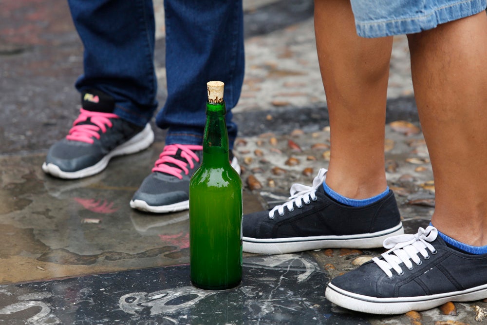 La Fiesta de la Sidra Natural se despide hasta el año que viene despachando cientos de botellas, premiando a los mejores llagareros