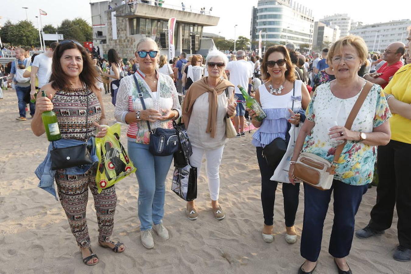 ¿Estuviste en el récord de escanciado simultáneo de 2017? ¡Búscate! (9)