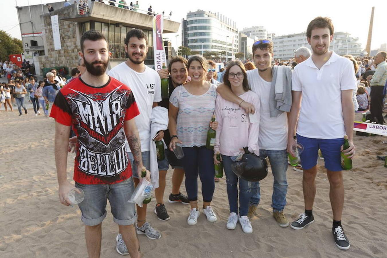 ¿Estuviste en el récord de escanciado simultáneo de 2017? ¡Búscate! (9)