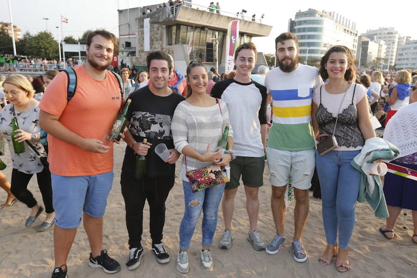 ¿Estuviste en el récord de escanciado simultáneo de 2017? ¡Búscate! (9)