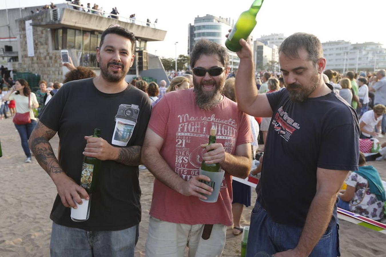 ¿Estuviste en el récord de escanciado simultáneo de 2017? ¡Búscate! (9)