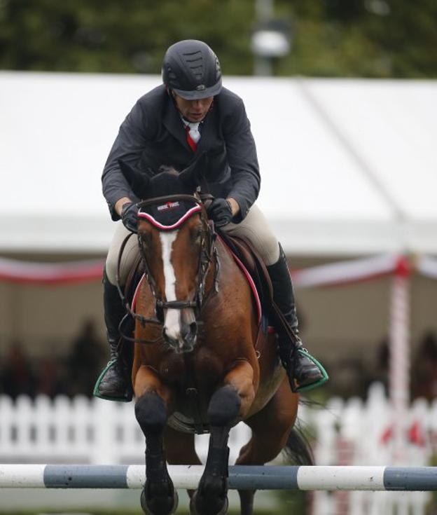 Dermott Lennon con su caballo 'Fleur IV' al término del recorrido. 