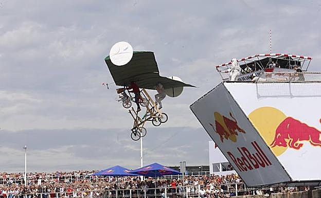 Primer salto en el puerto Deportivo