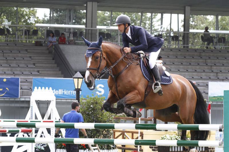 Triunfo del australiano Rowan Willis en la prueba grande del Concurso Hípico de Las Mestas