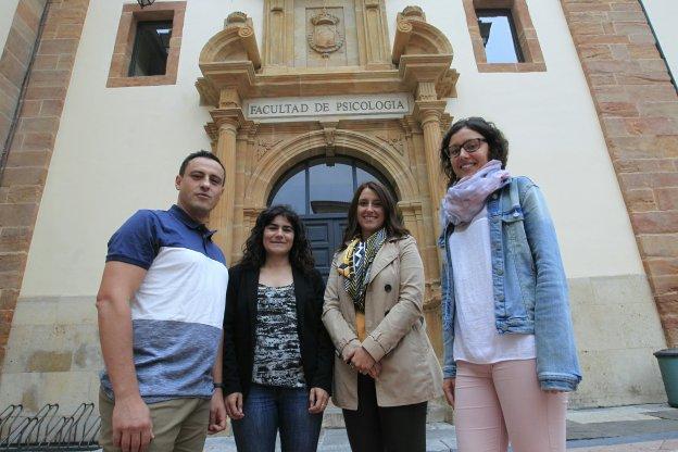 Los psicólogos José María Lerma Cabrera y María Francisca Carvajal y las nutricionistas Paula Barros y Agnès Kirchner. 