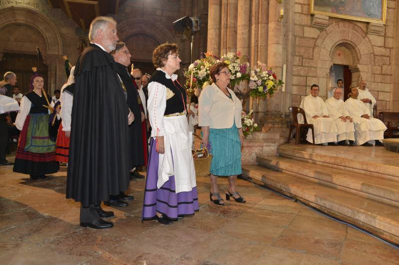 Asturias rinde honores a la Santina