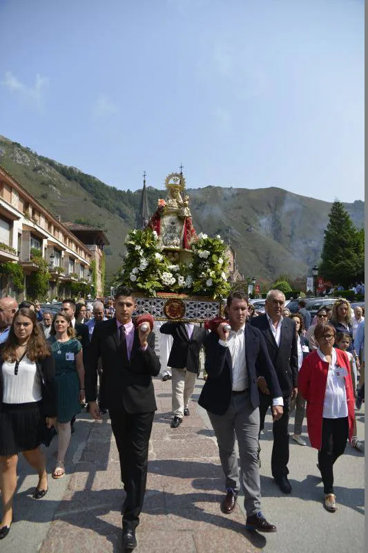 Asturias rinde honores a la Santina