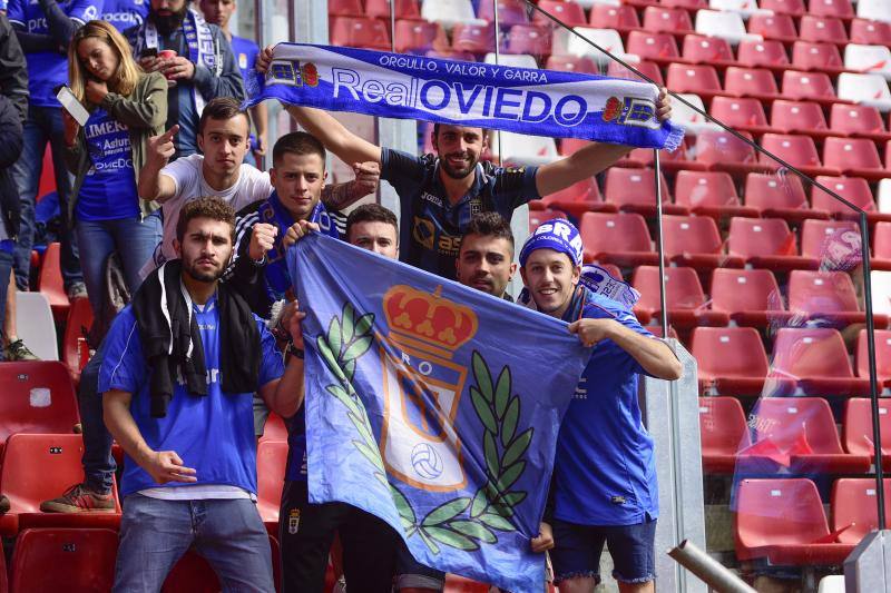 La afición del Oviedo en el derbi asturiano