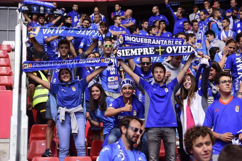 La afición del Oviedo en el derbi asturiano