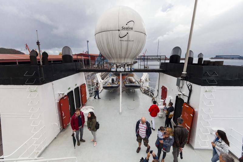 Greenpeace lleva a El Musel su barco &#039;Esperanza&#039;