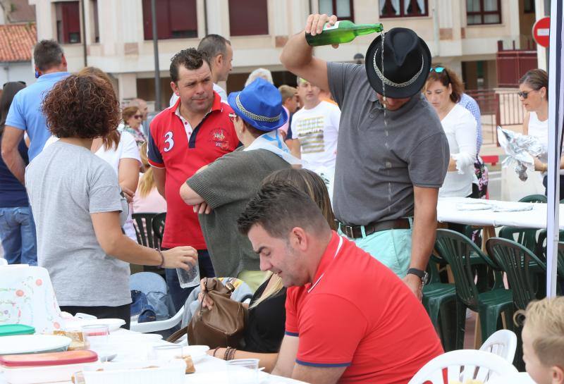 ¿Estuviste en la comida en la calle de Corvera? ¡Búscate!