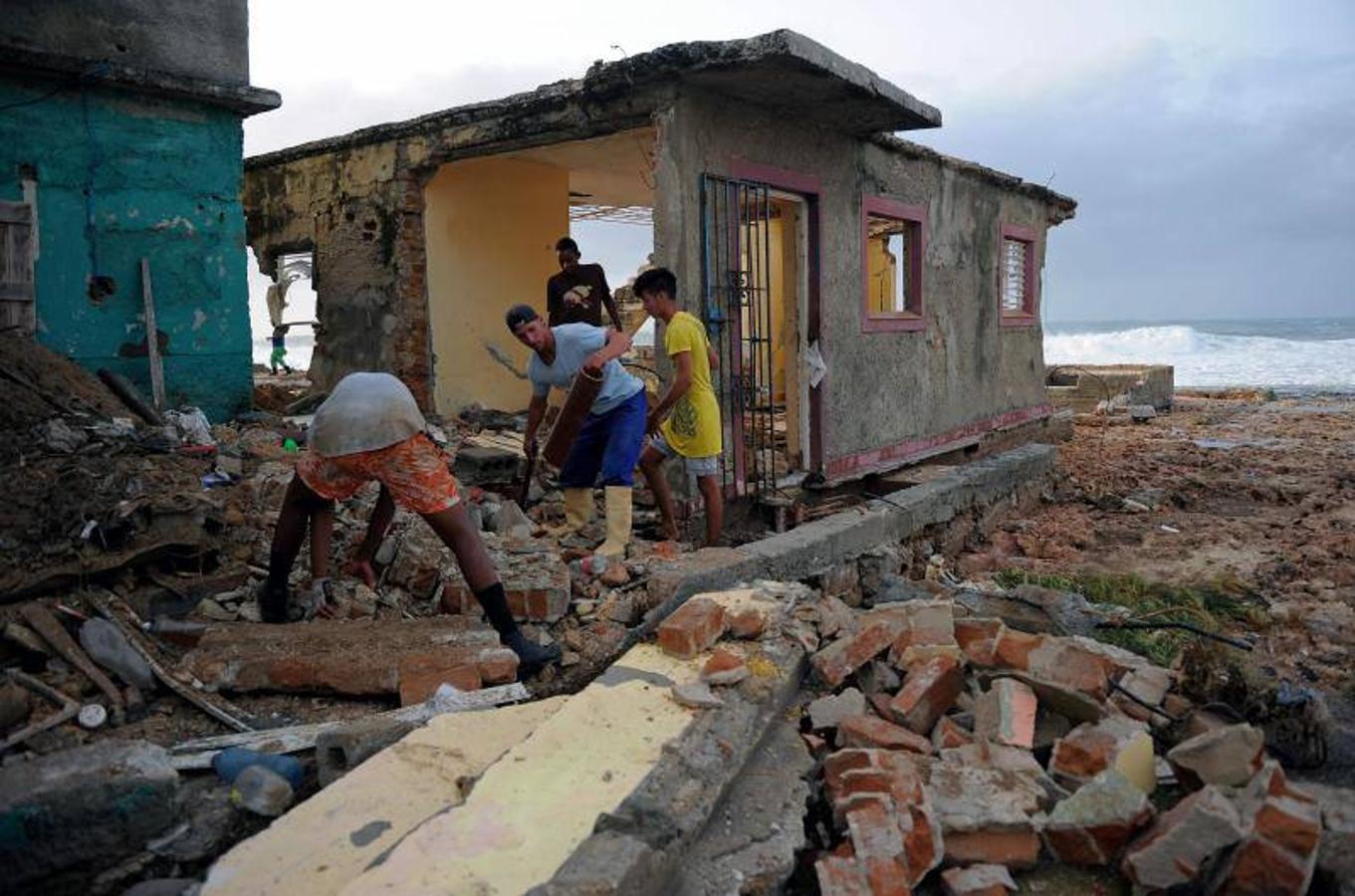 1,7 millones de personas han sido evacuadas en el país caribeño.