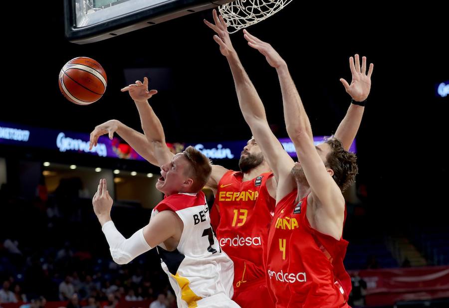 La selección que dirige Sergio Scariolo disputará su décima semifinal consecutiva tras imponerse al equipo germano con una sensacional actuación de Marc Gasol. 