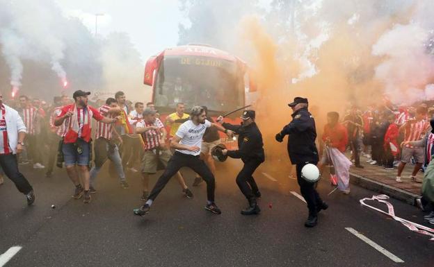 Encuesta: ¿Qué le parece la decisión del Sporting de expulsar a los implicados en los disturbios?