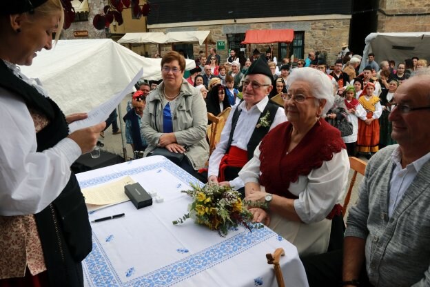 Pepe y Genta renovaron votos tras 65 años de matrimonio. 