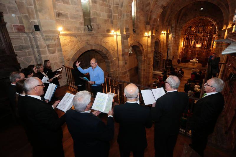 Misa de gaitas en Santa María de Valdediós
