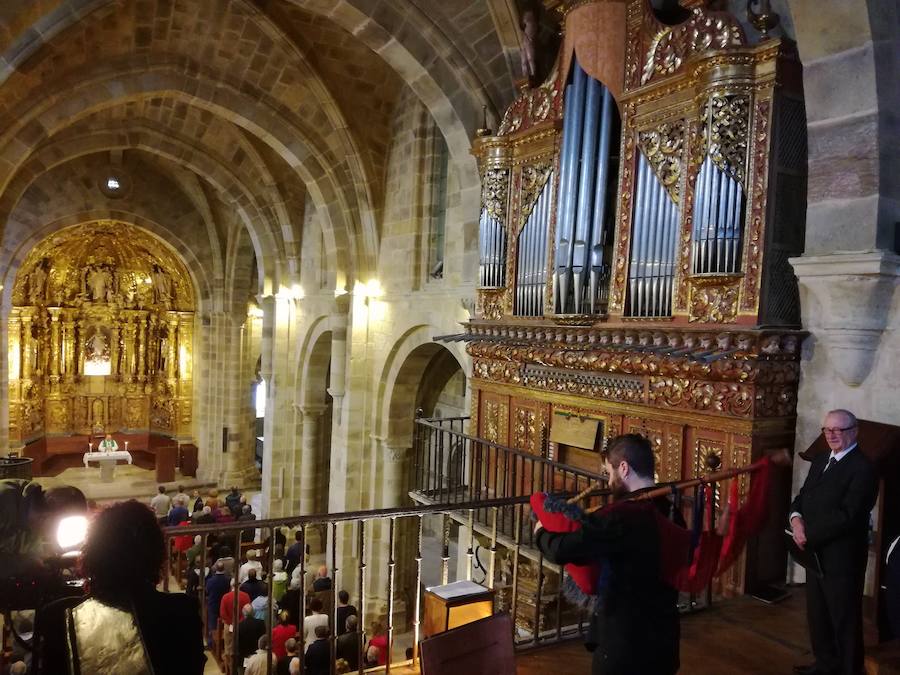 Misa de gaitas en Santa María de Valdediós