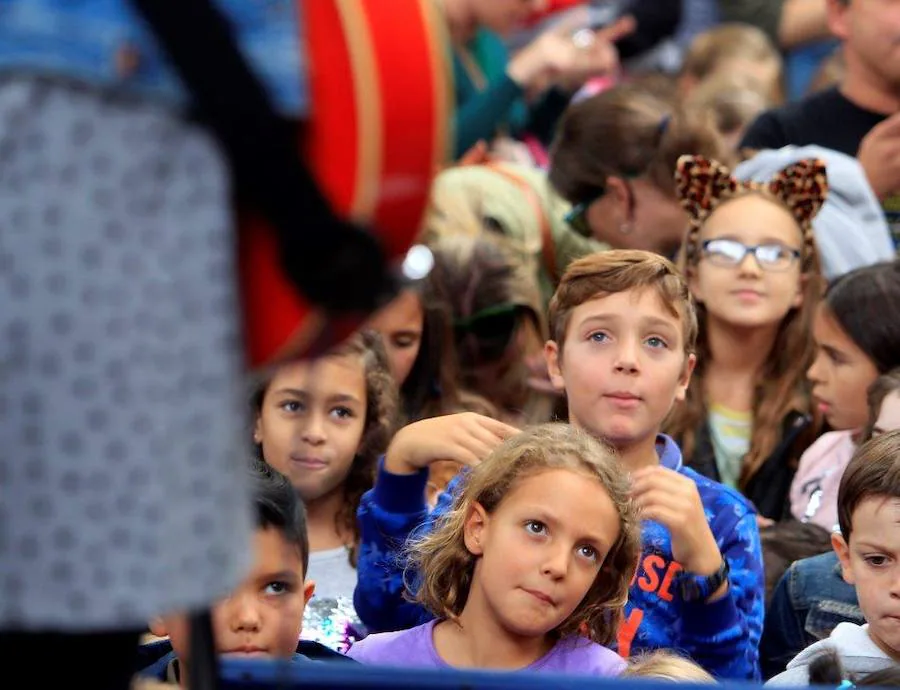 Los más pequeños bailan al ritmo de Petit Pop en San Mateo