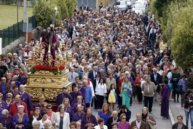 Un momento de la procesión del Ecce-Homo de Noreña. 