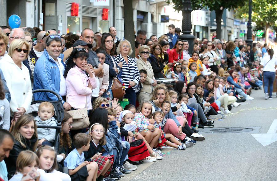 ¿Estuviste en el Desfile del Día de América en Asturias? ¡Búscate!