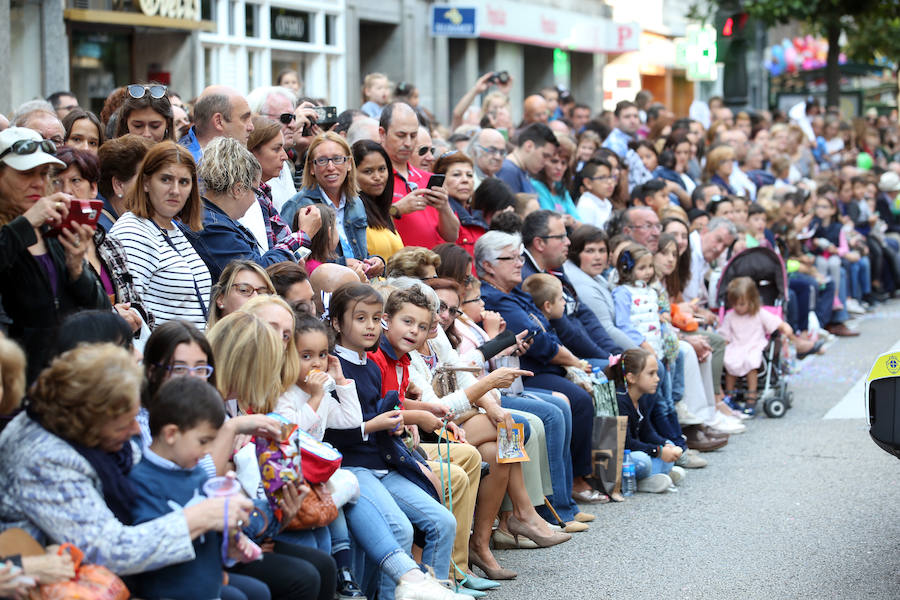 ¿Estuviste en el Desfile del Día de América en Asturias? ¡Búscate!