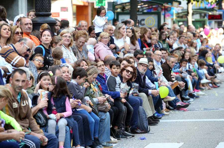 ¿Estuviste en el Desfile del Día de América en Asturias? ¡Búscate!