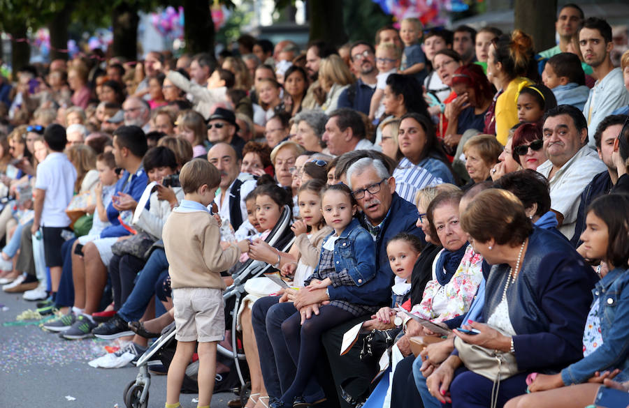 ¿Estuviste en el Desfile del Día de América en Asturias? ¡Búscate!
