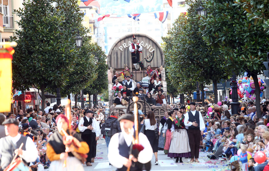 ¿Estuviste en el Desfile del Día de América en Asturias? ¡Búscate!