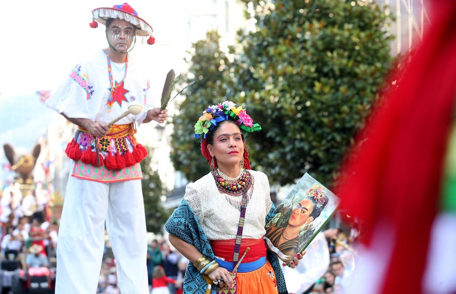 ¿Estuviste en el Desfile del Día de América en Asturias? ¡Búscate!