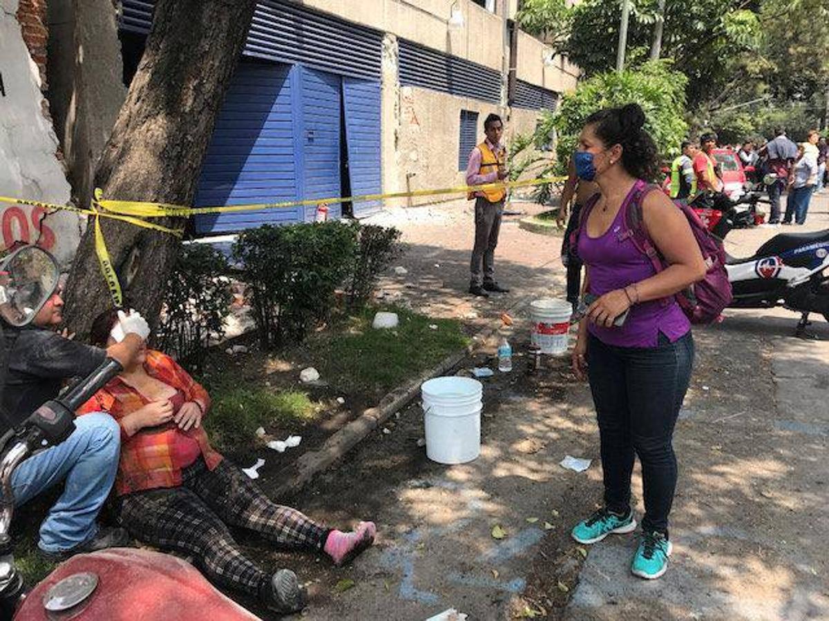 El temblor, de magnitud 6,8, se produce apenas dos horas después de que la ciudadanía saliera a las calles de todo el país en un simulacro conmemorativo del temblor de 1985