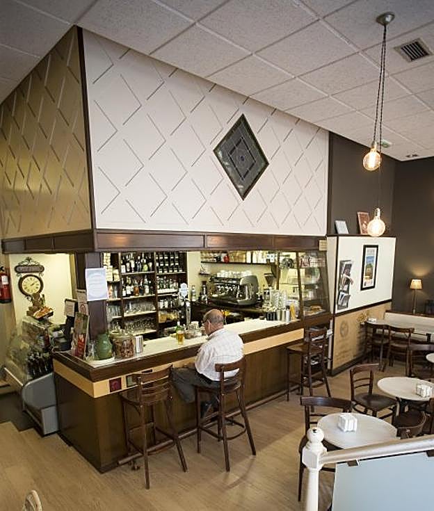 Local de la cafetería Saroma, que cierra a final de mes. 