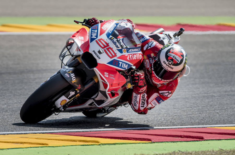 Maverick Viñales firmó la pole en MotoGP, Miguel Oliveira fue el más rápido en Moto2 y Jorge Martín marcó el paso en Moto3.