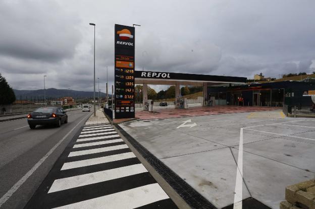 Gasolinera de Ceares. Tiene la concesión con un horizonte más lejano, hasta 2086, por la que en 2011 realizó un pago único al Ayuntamiento de 1.850.000 euros. 